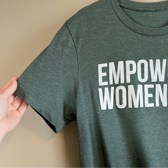 ✨ Empowered Women Empower Women Green Shirt Medium - Picture 3 of 7